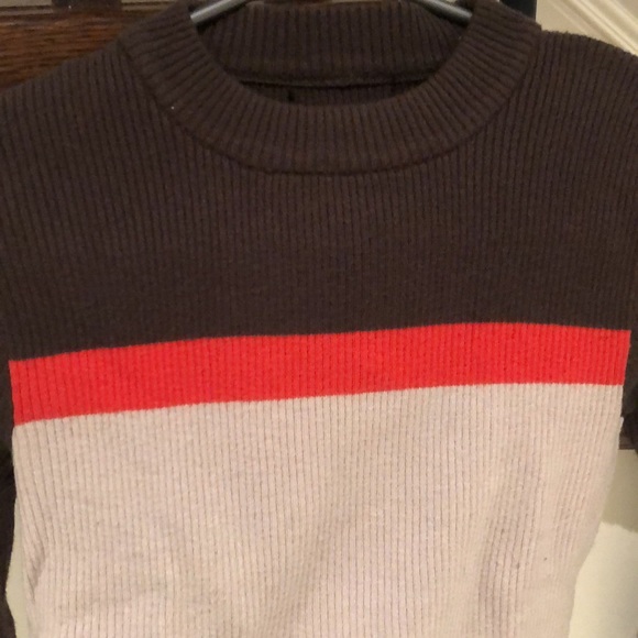 Forever 21 knit super soft women sweater - Picture 3 of 4